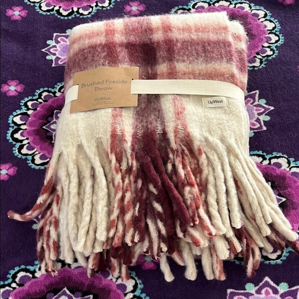 UpWest Red and Cream Decor Accents NWT